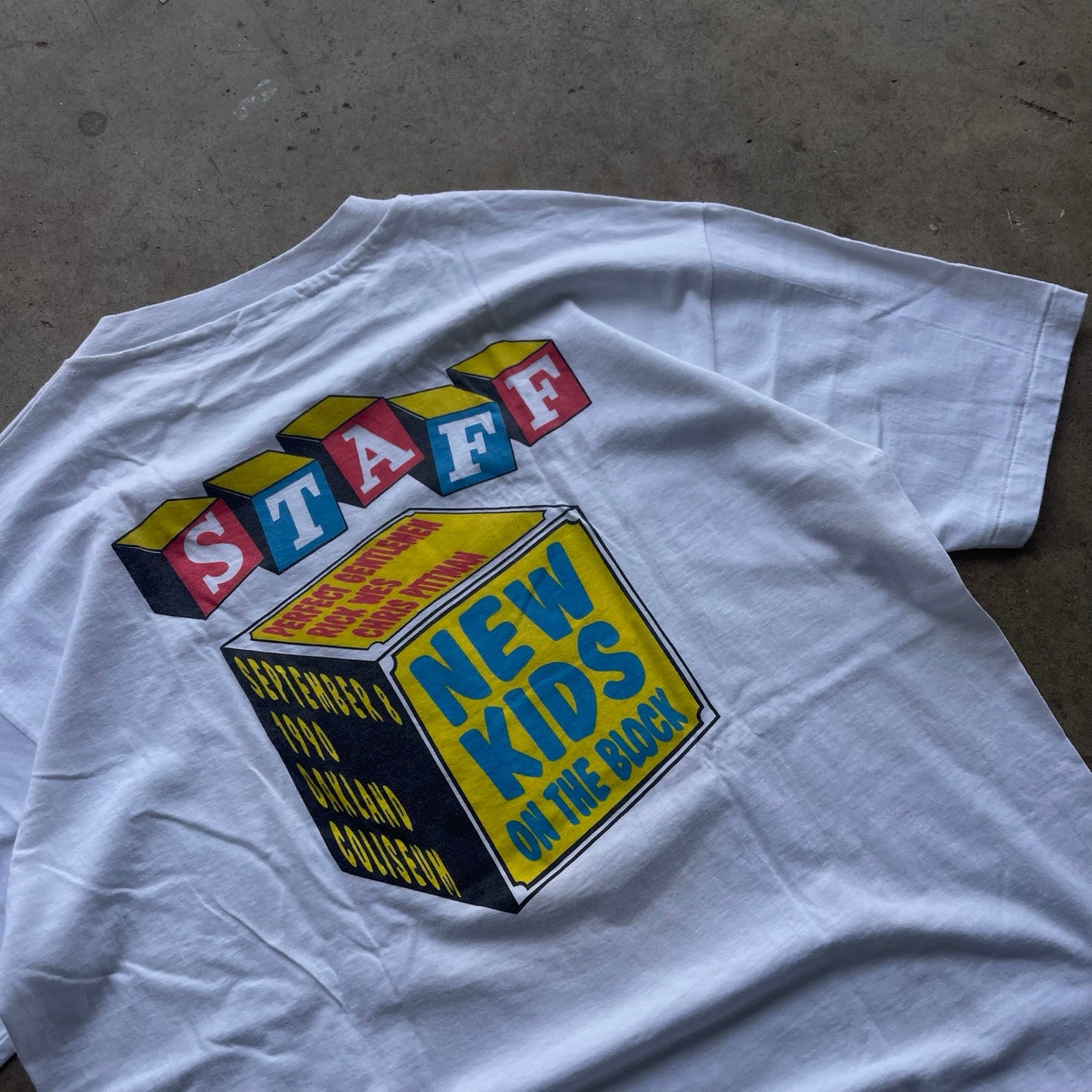 New Kid's on the Block 1990 Day in the green Staff Concert T-shirt size XL