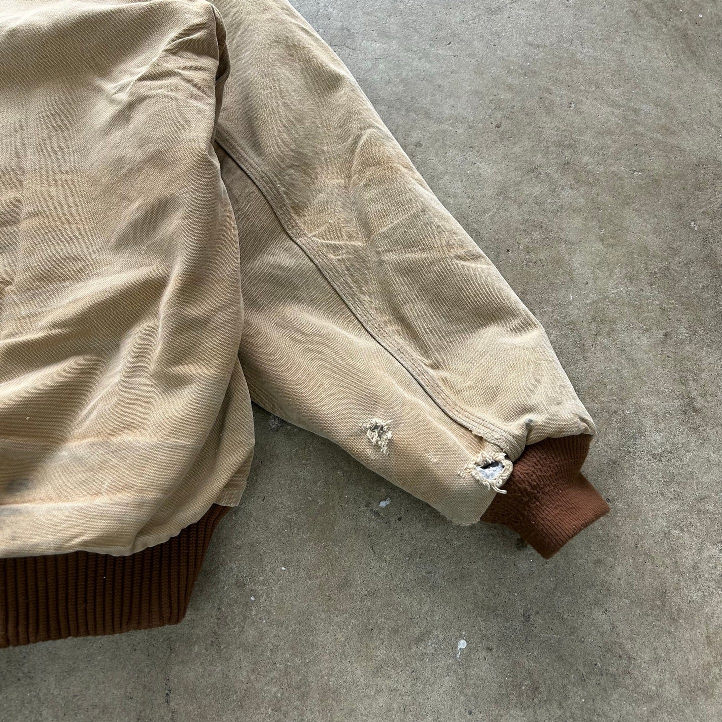 Carhartt hooded workwear jacket size XL
