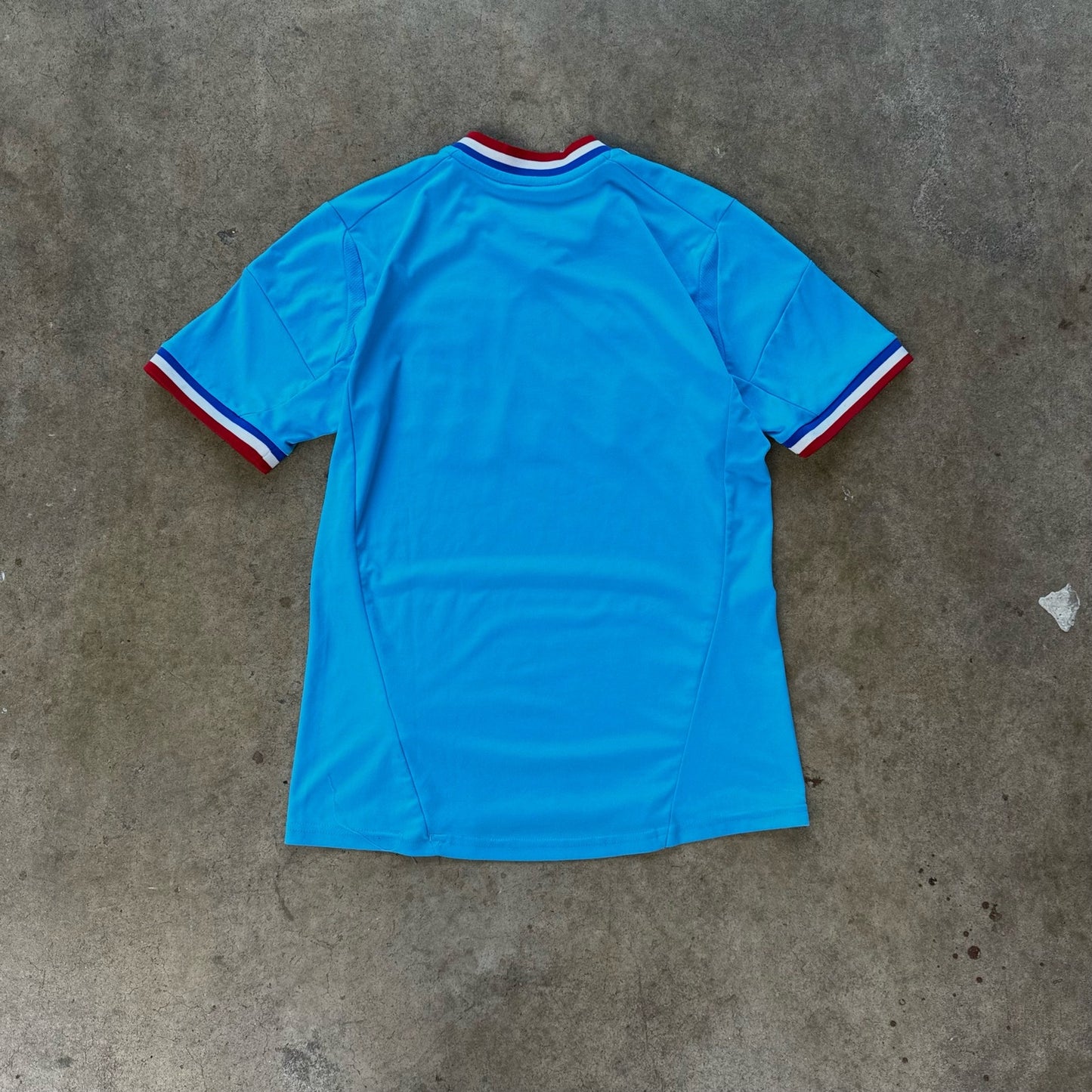 2013 Olympique Marseille away football shirt. Voici le maillot de l'Olympique de Marseille saison