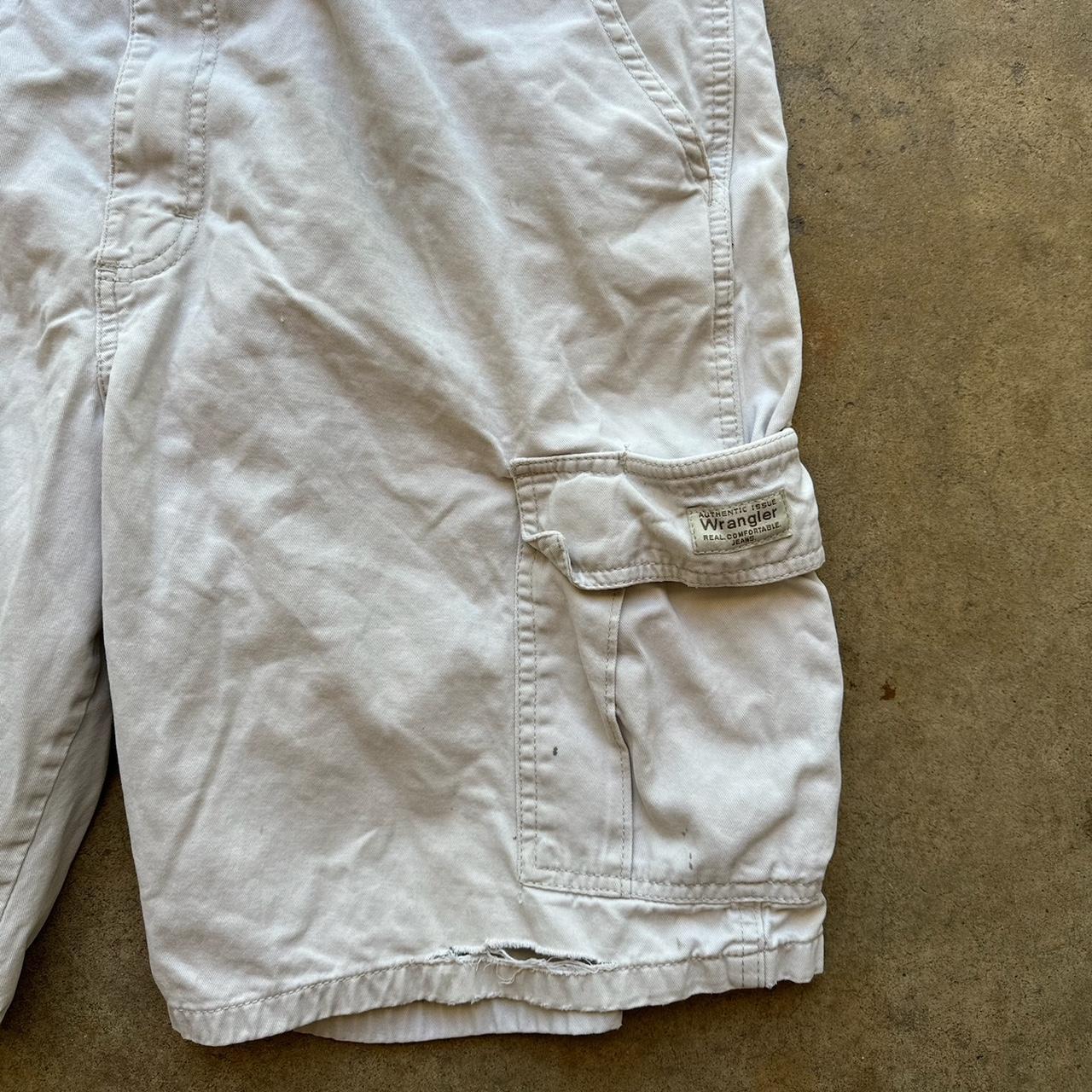 Men's Vintage 90's White Wrangler Cargo Shorts Size 36