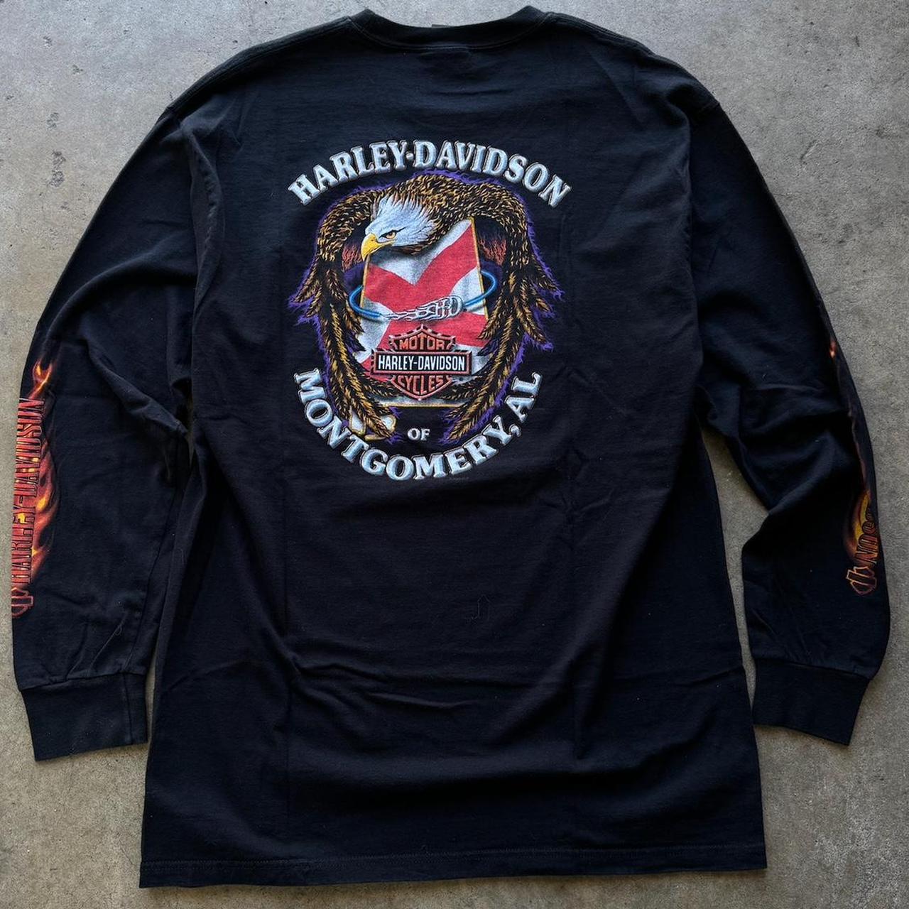 Harley Davidson Y2K Longsleeve Front and back graphic with flames on the sleeve Size XL