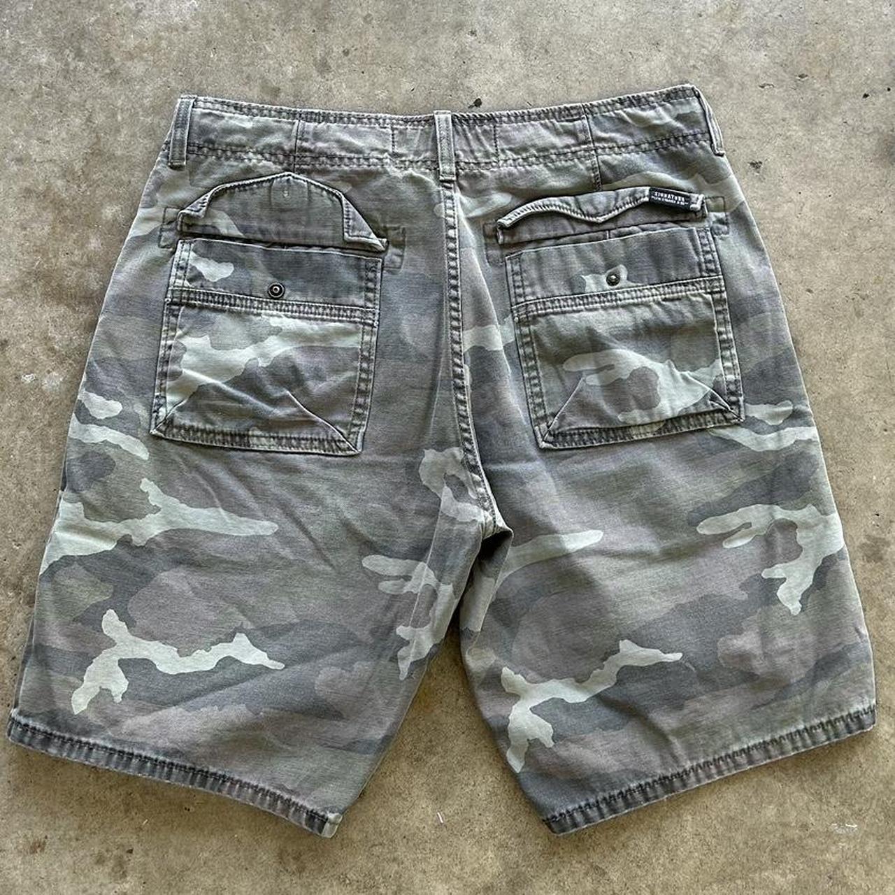Y2K Signature Levi's Camo Shorts size 34