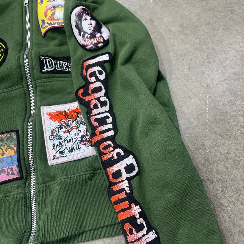 Vintage green hoodie with some awesome Vintage Band patches size youth Medium