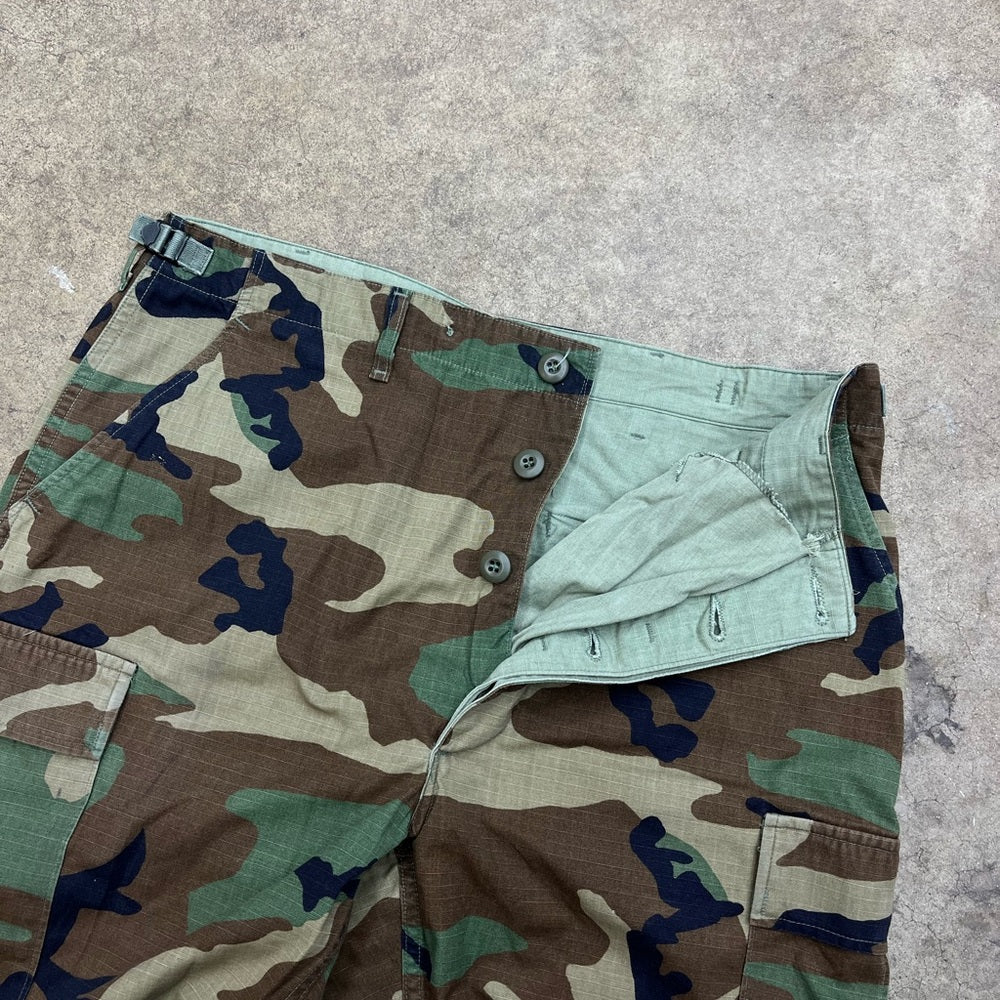 Men’s Vintage 90s Military double knee camo cargo pants size medium long