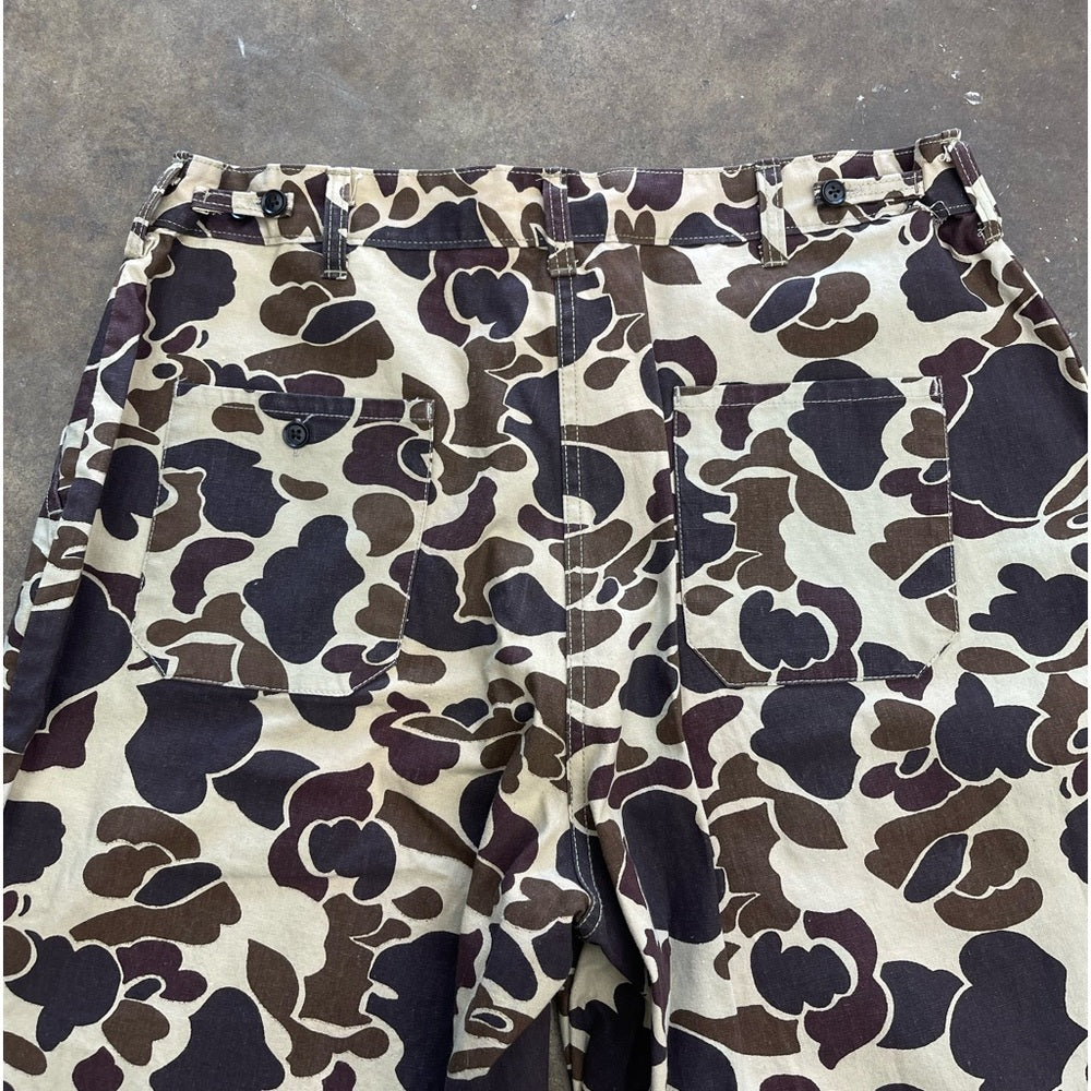 Men’s True Vintage Desert Camo chino Pants size Large