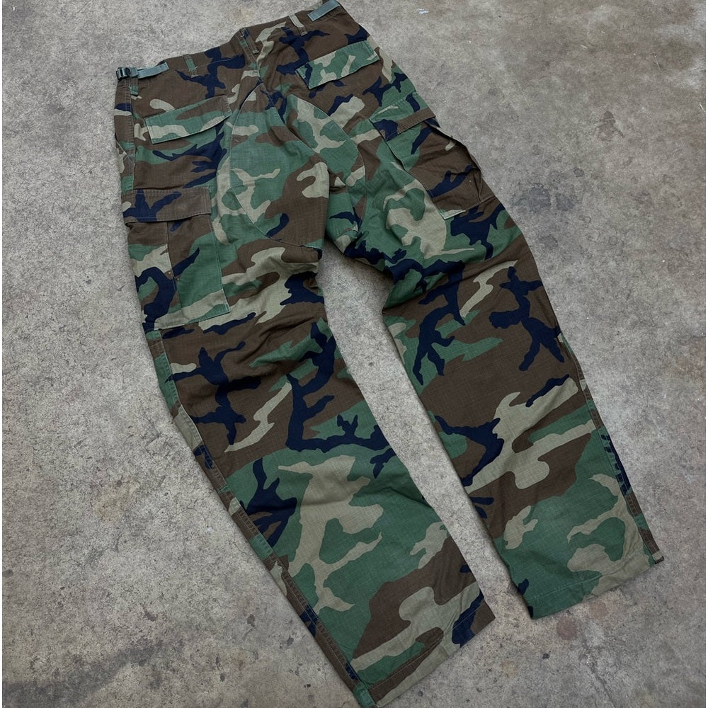 Men’s Vintage 90s Military double knee camo cargo pants size medium long
