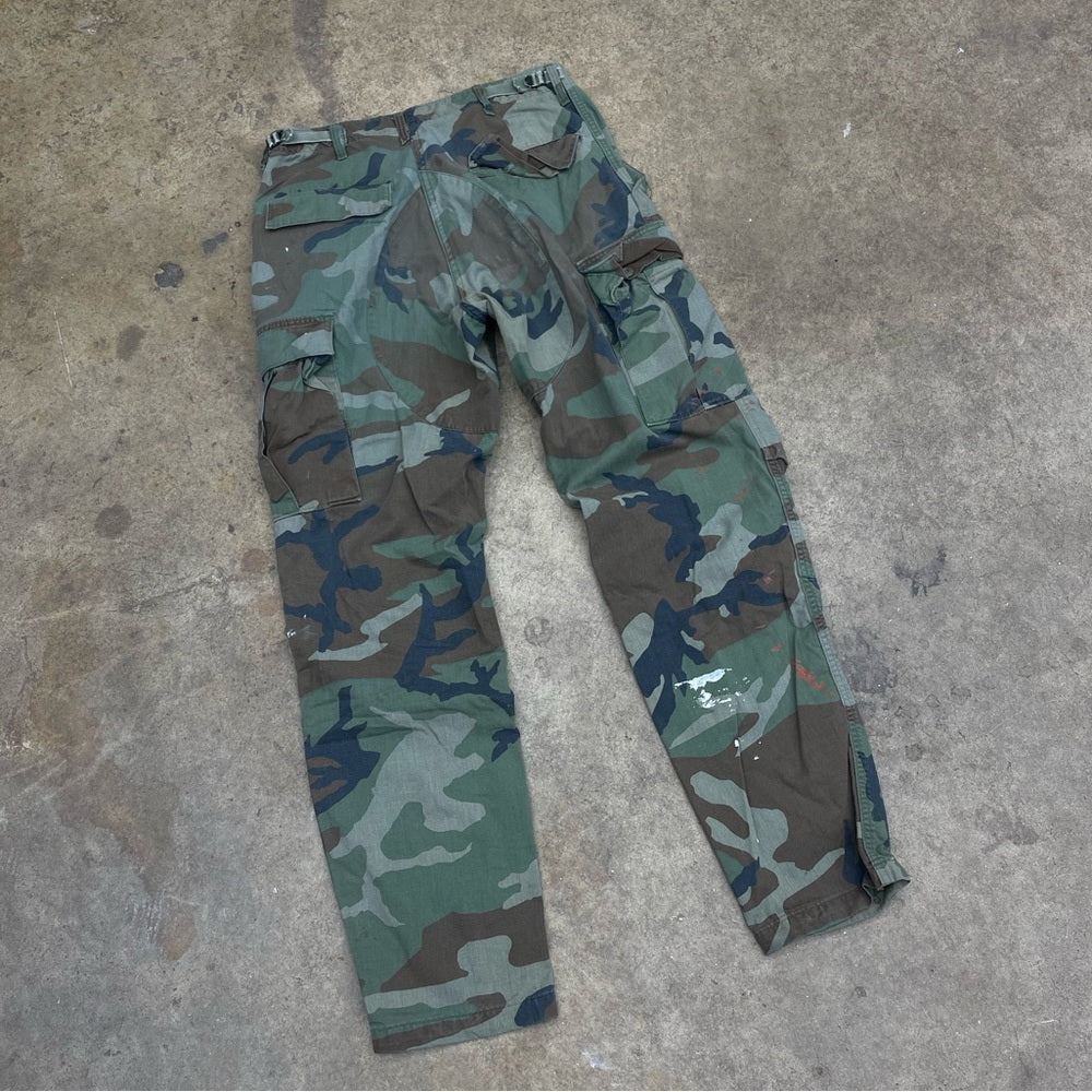 Men’s vintage 90s camouflage double knee camo pants size small long