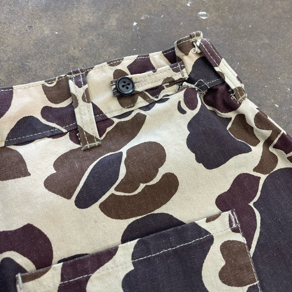 Men’s True Vintage Desert Camo chino Pants size Large