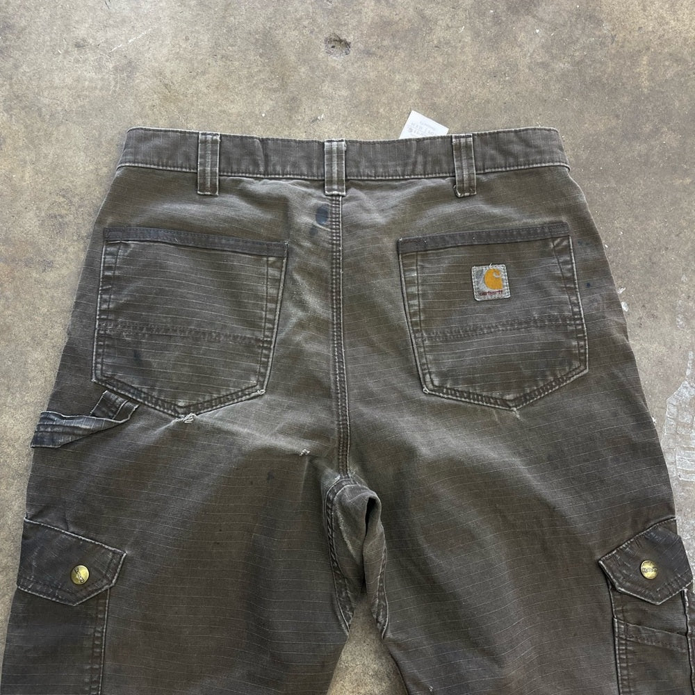 Men’s Dark brown Carhartt utility double knee cargo pants 32x34 (thrashed)