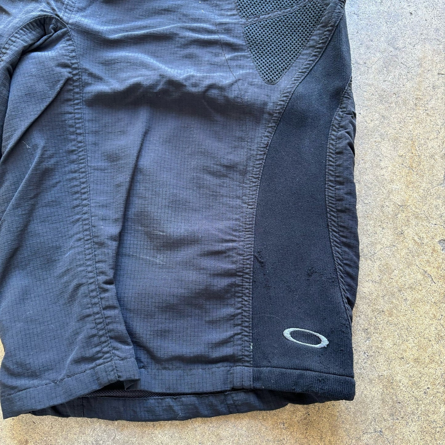 Oakley Black MTB Active Shorts (2000s) men's Size Large