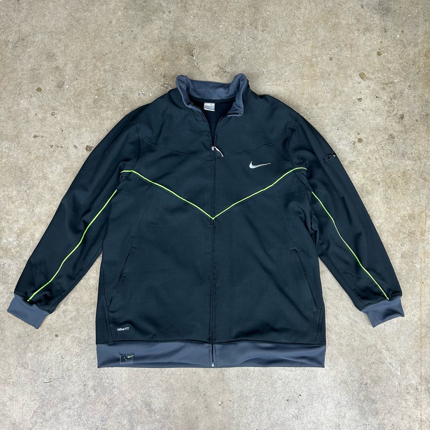 Men's Y2K Nike Zip-up Size XL