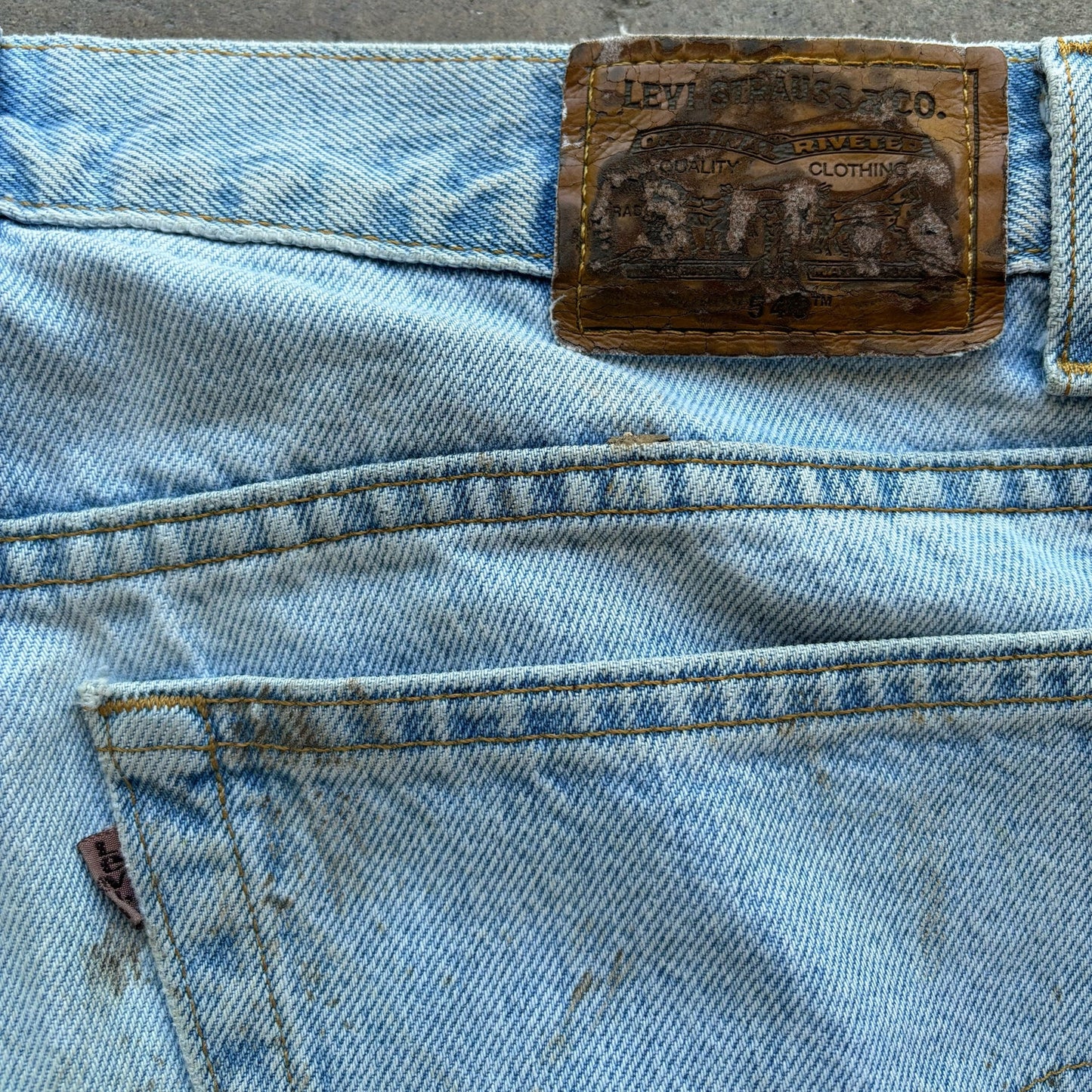 Vintage 90's Faded Lightwash Levi's 540 relaxed fit Jeans Size 38x30