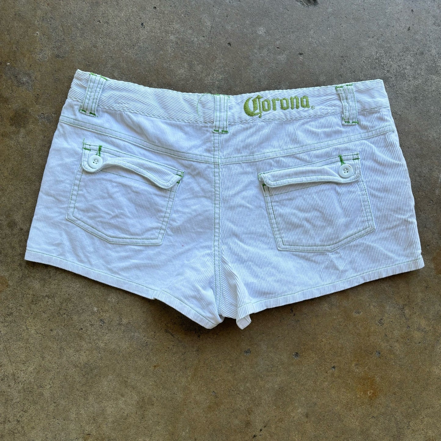 Women's Y2K Corona Corduroy Shorts Size Large