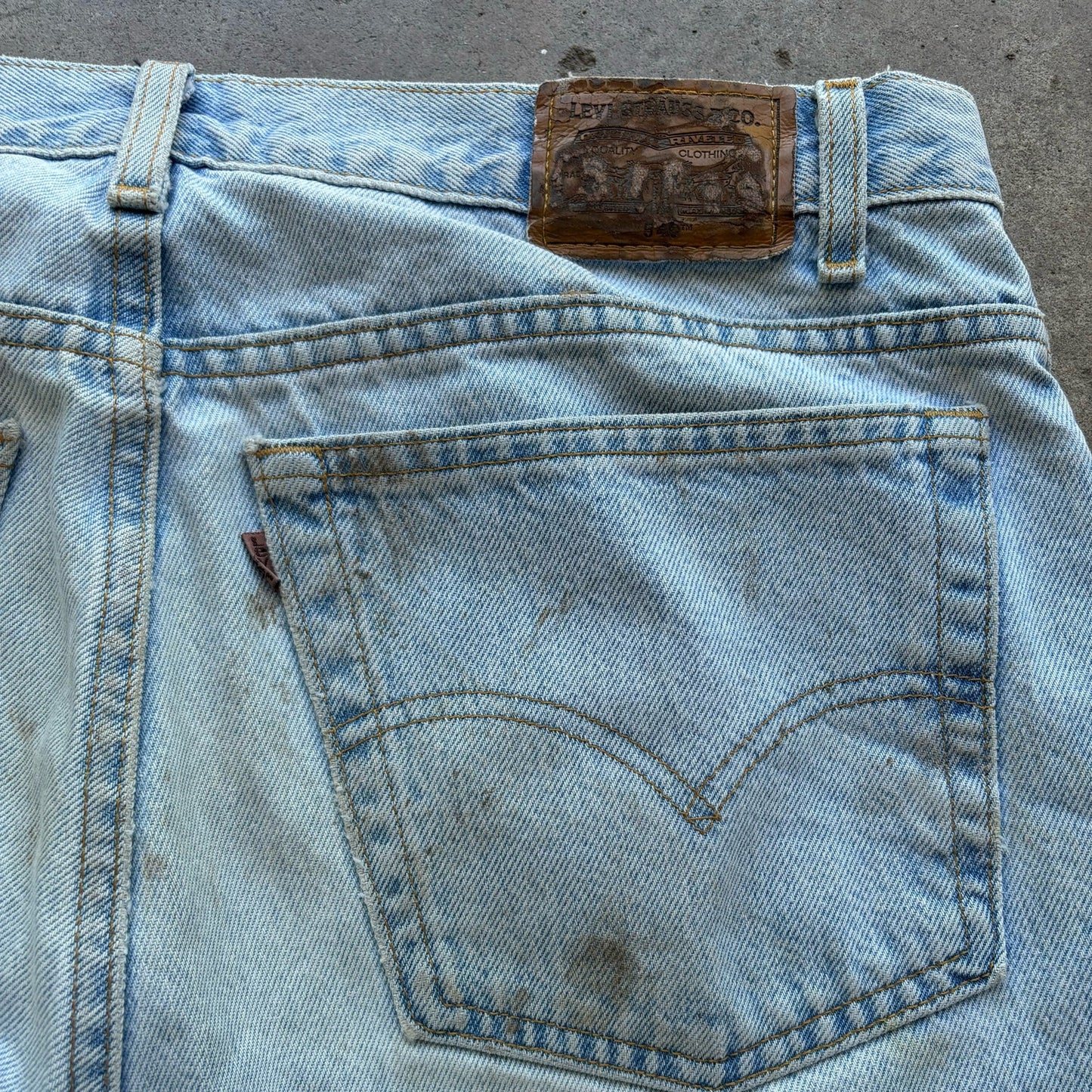 Vintage 90's Faded Lightwash Levi's 540 relaxed fit Jeans Size 38x30