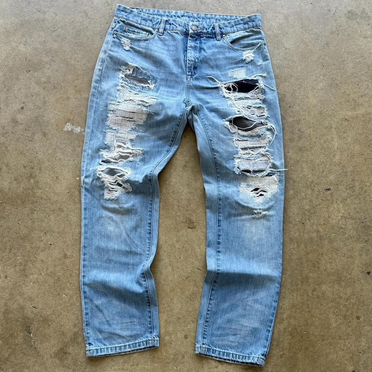 Blank NYC Designer Distressed jeans Waist measures to 17.5'