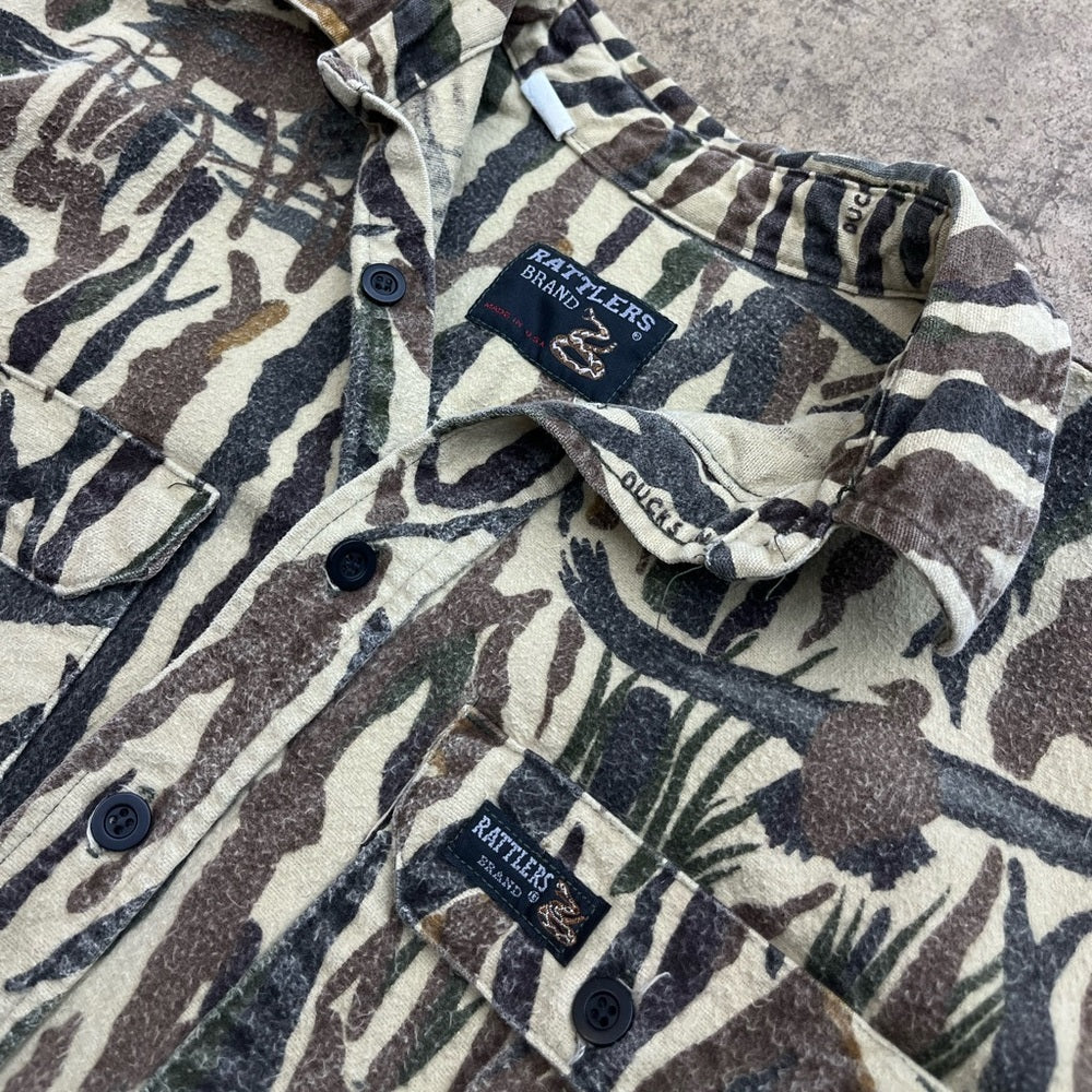 Men’s vintage Rattlers camo button-up collared long-sleeve shirt size medium