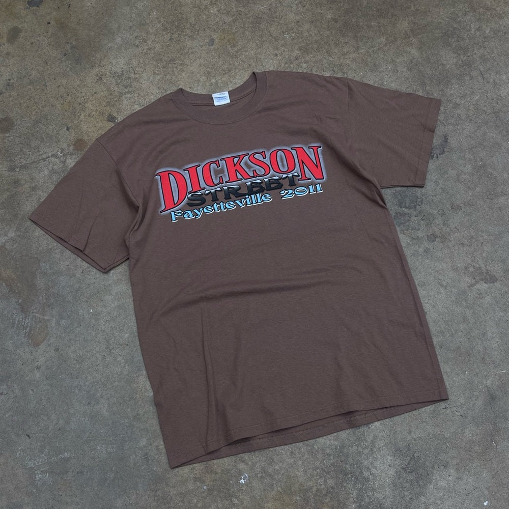 Men’s Y2K Dickinson hog tshirt size Large