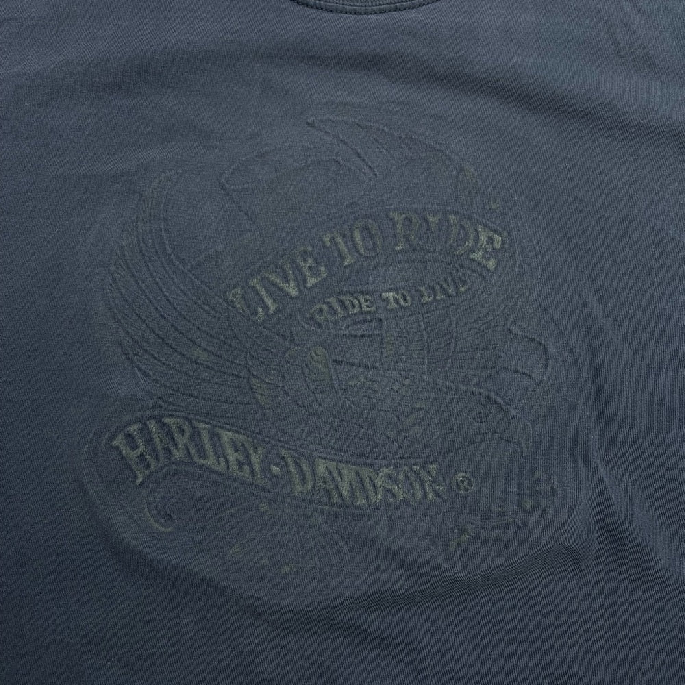 Men's Y2K embossed Harley Davidson t-shirt Size XL