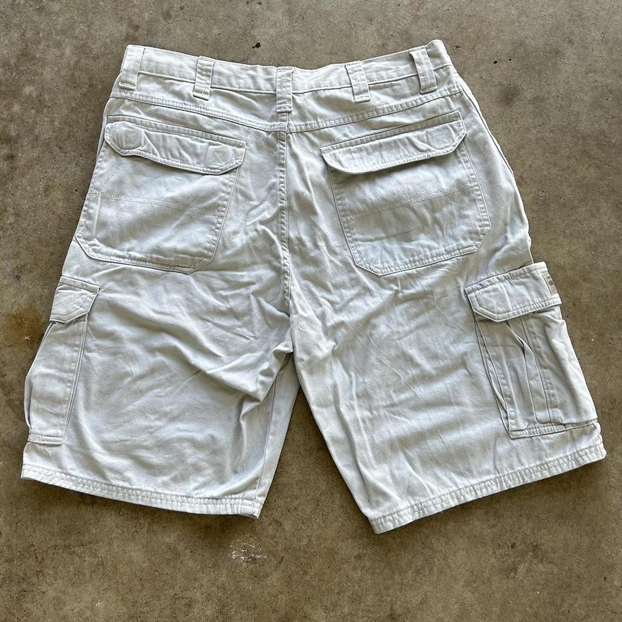 Men's Light cream Wrangler Cargo Shorts Size 34