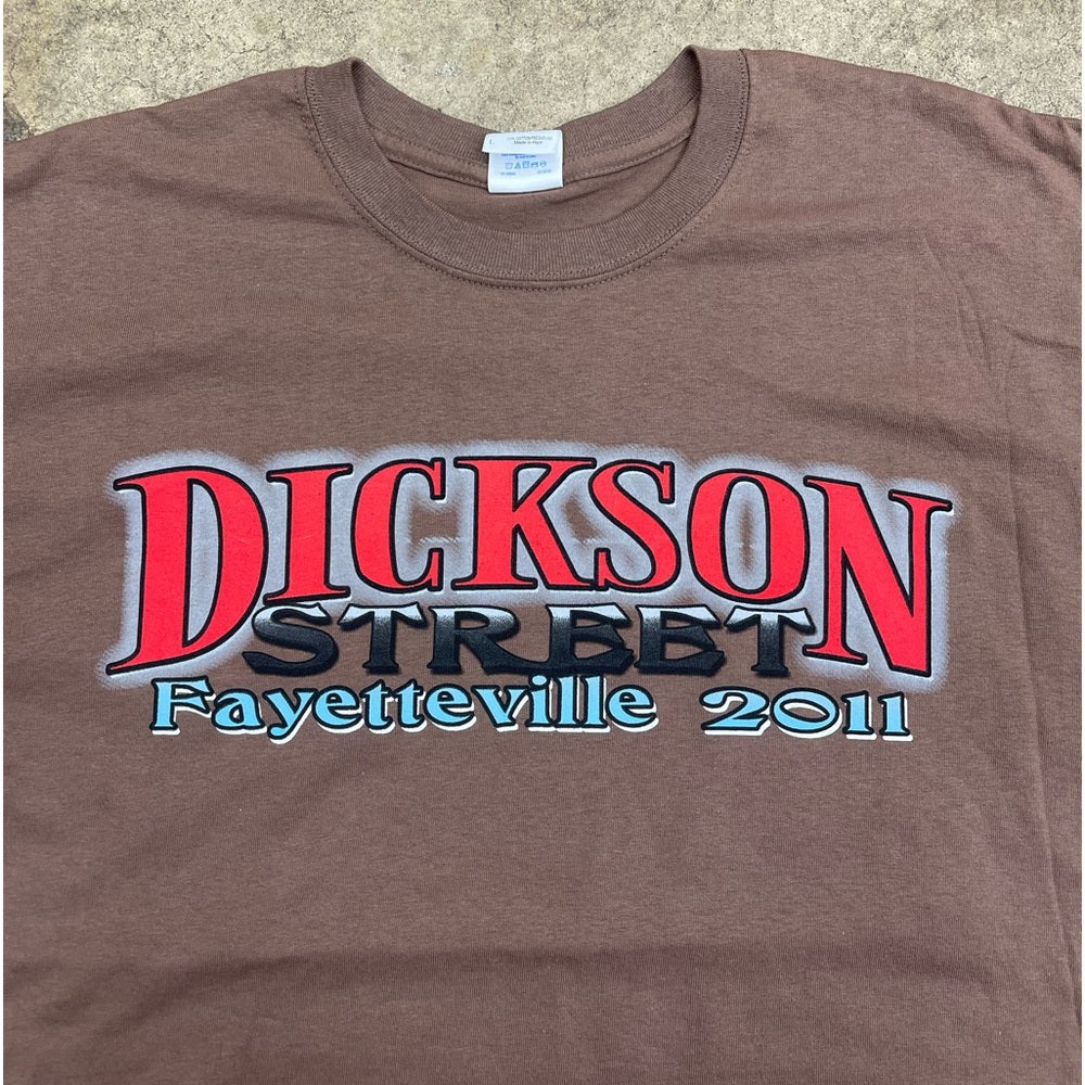 Men’s Y2K Dickinson hog tshirt size Large