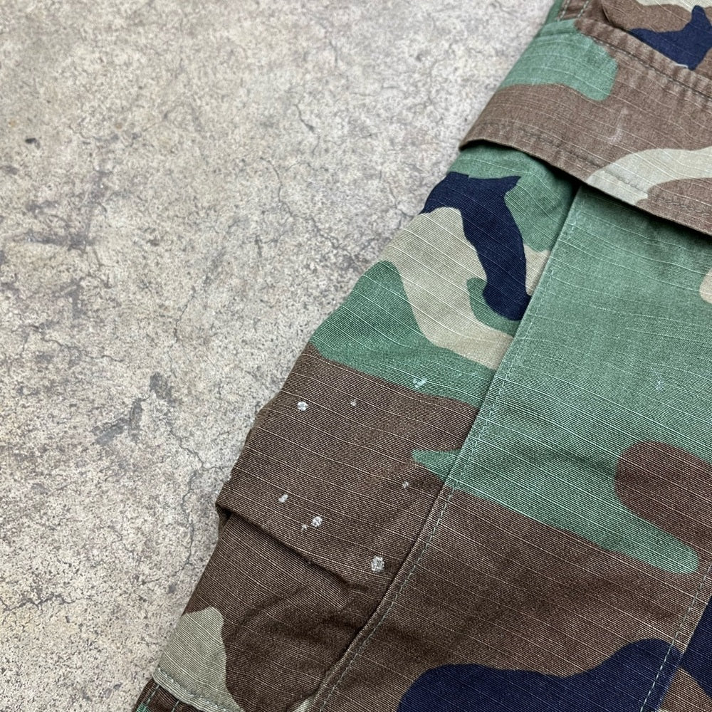 Men’s Vintage 90s Military double knee camo cargo pants size medium long
