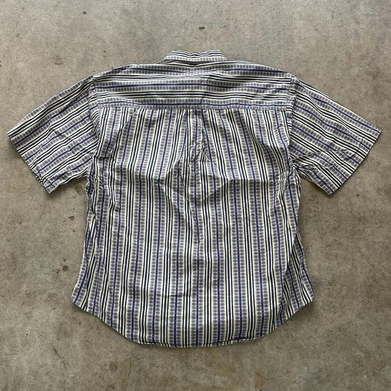 Men’s striped button up pocket shirt size Large