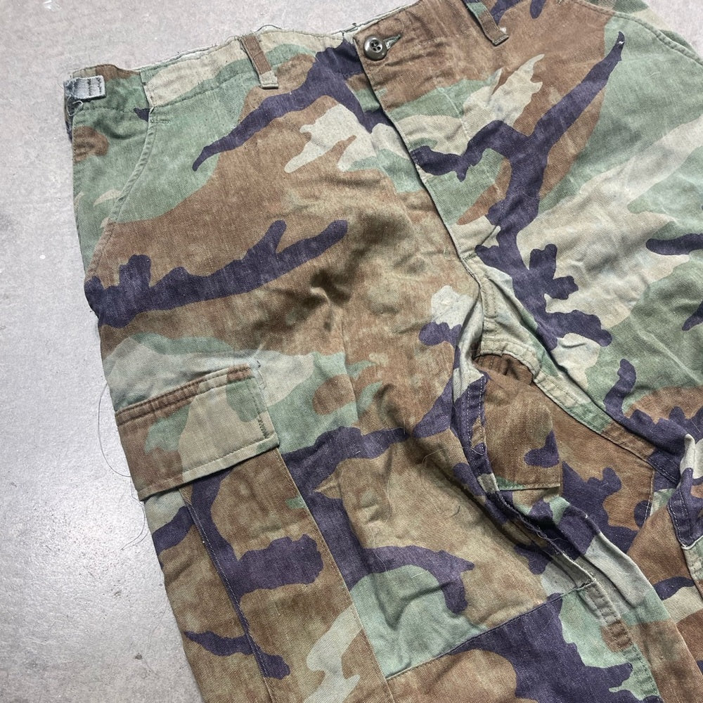 Men’s vintage tactical camo cargo double knee pants size medium