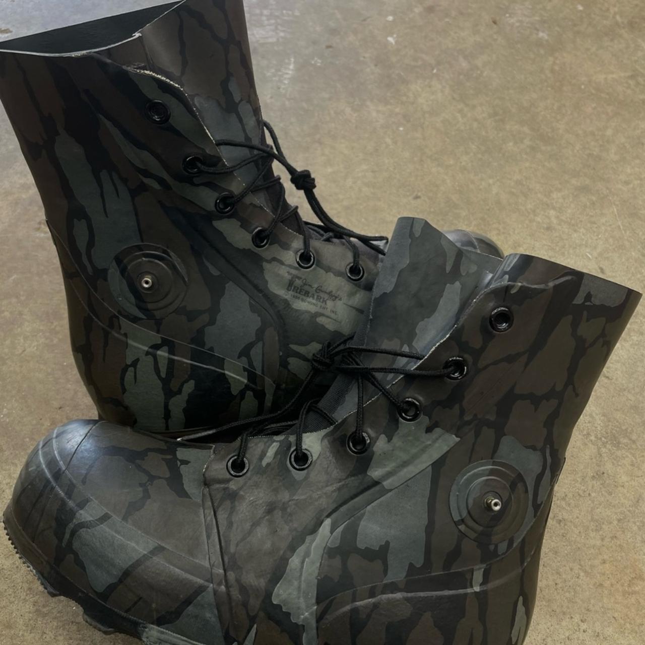 Men’s Vintage 1991 Camo Bunny boots Size 10-12