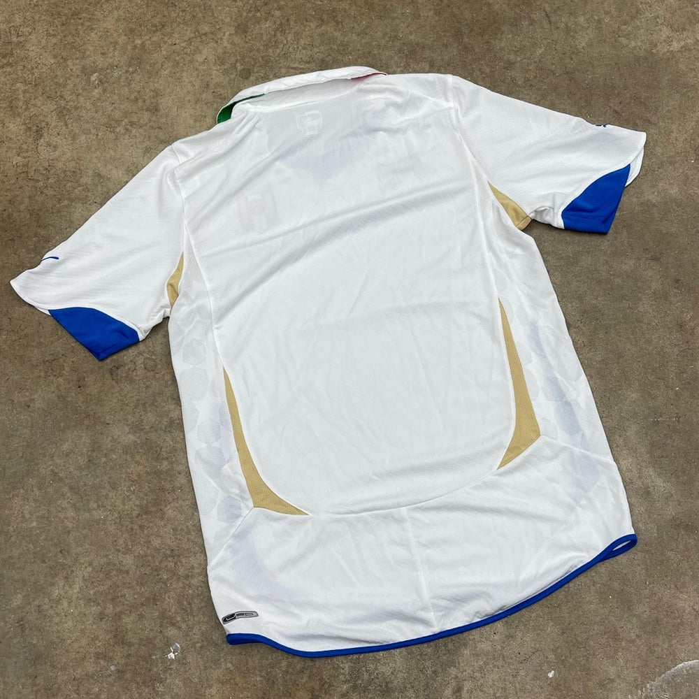 Men’s 2010-2011 Italia jersey style shirt size medium