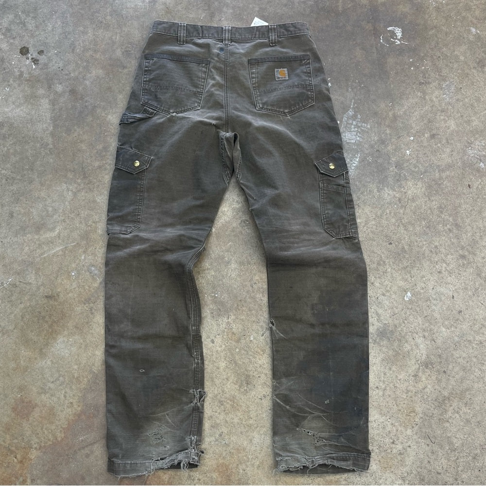 Men’s Dark brown Carhartt utility double knee cargo pants 32x34 (thrashed)