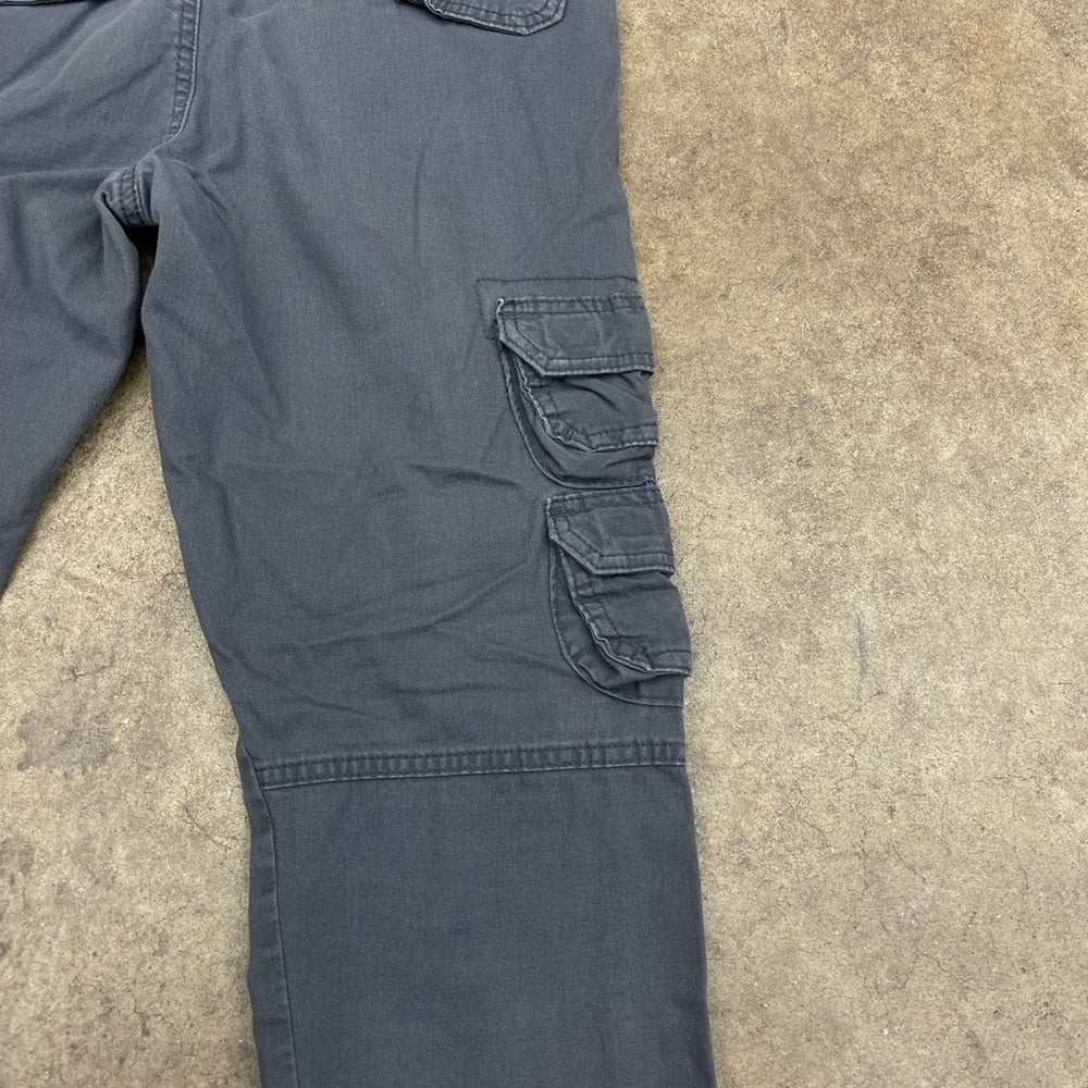 Men’s Vintage wrangler cargo pants Size 30x30